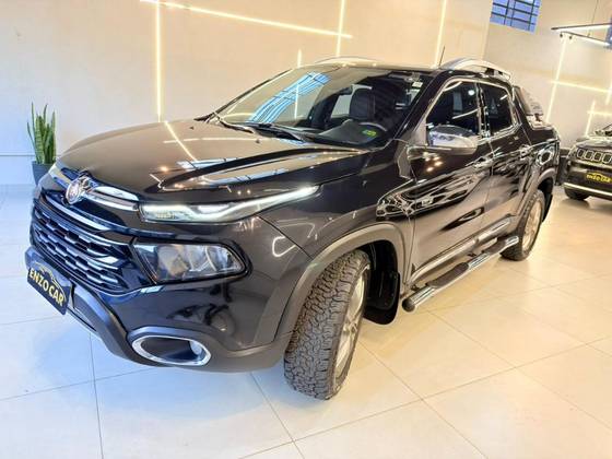FIAT TORO 2.0 16V TURBO DIESEL RANCH 4WD AT9 FIAT TORO 2.0 16V TURBO DIESEL RANCH 4WD AT9